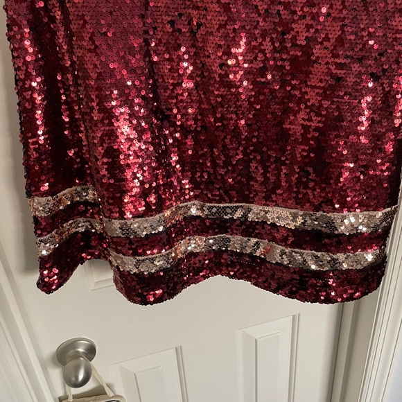 Burgundy sequin dress with tan stripes - Picture 2 of 3
